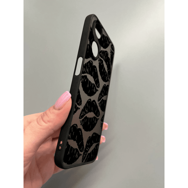 Чохол для Oppo A78 4G з захистом камери чорні губи