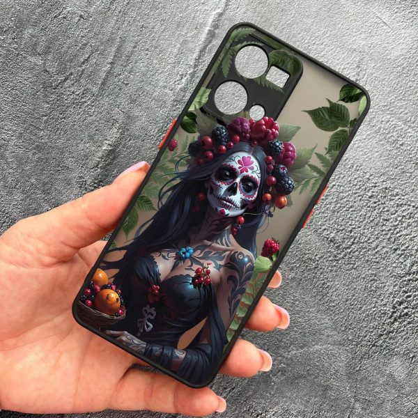 Чехол для Oppo Reno 7 4G с защитой камеры девушка Санта-Муэрте и листьями