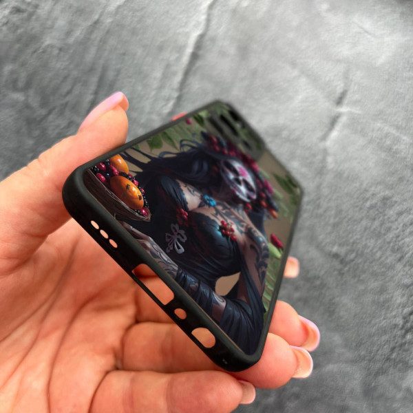 Чехол для Oppo Reno 7 4G с защитой камеры девушка Санта-Муэрте и листьями