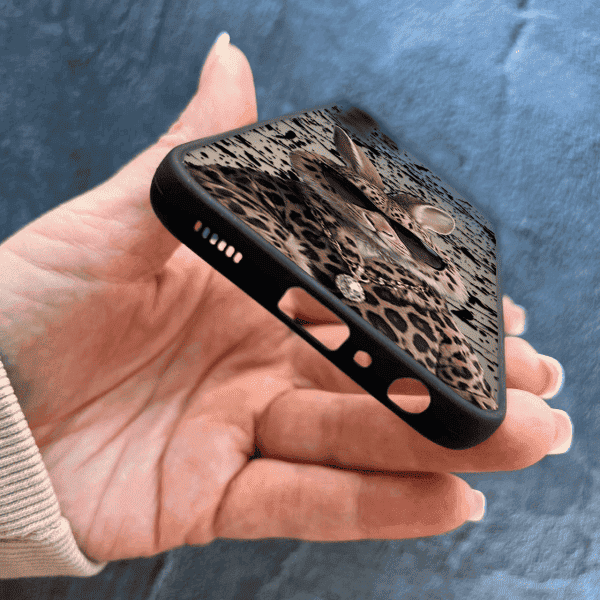 Чехол для Samsung Galaxy A05s с защитой камеры с зайцем в леопарде