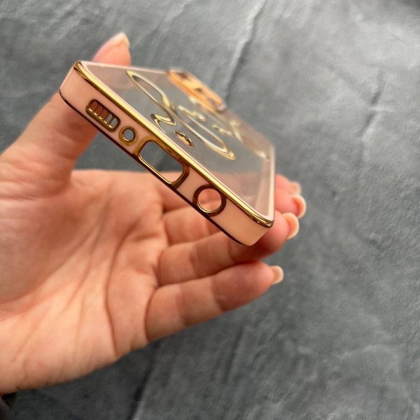 Чехол для Samsung Galaxy A31 с защитой камеры прозрачный чехол с персиковым бортиком и золотой обводкой со змеей