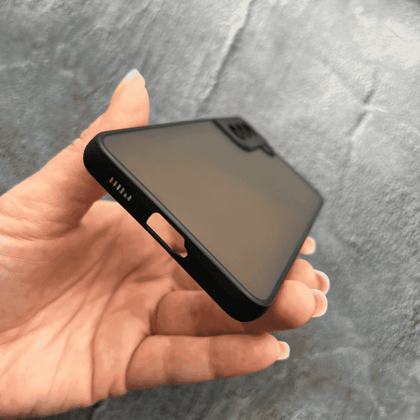 Чехол для Samsung Galaxy S22 Plus с защитой камеры матовый пластик без дизайна с черным бортиком