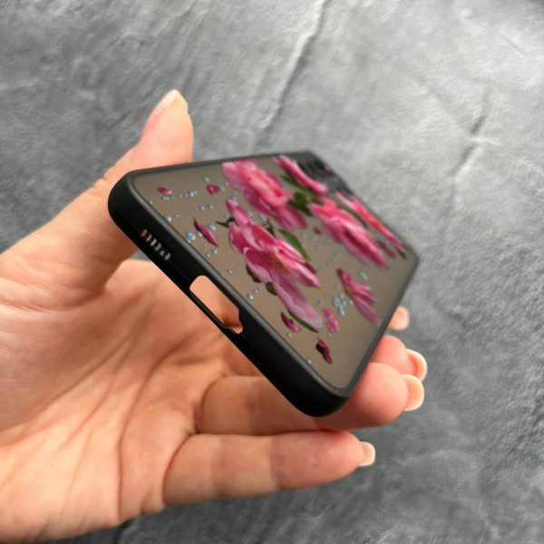 Чехол для Samsung Galaxy S22 Plus с защитой камеры с цветами и дождем
