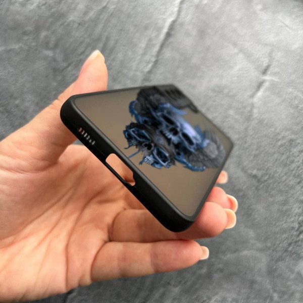 Чехол для Samsung Galaxy S21 FE с защитой камеры с черепом и крыльями