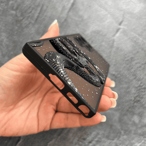 Чохол для Samsung Galaxy S22 Ultra з захистом камери зі змією з блискітками