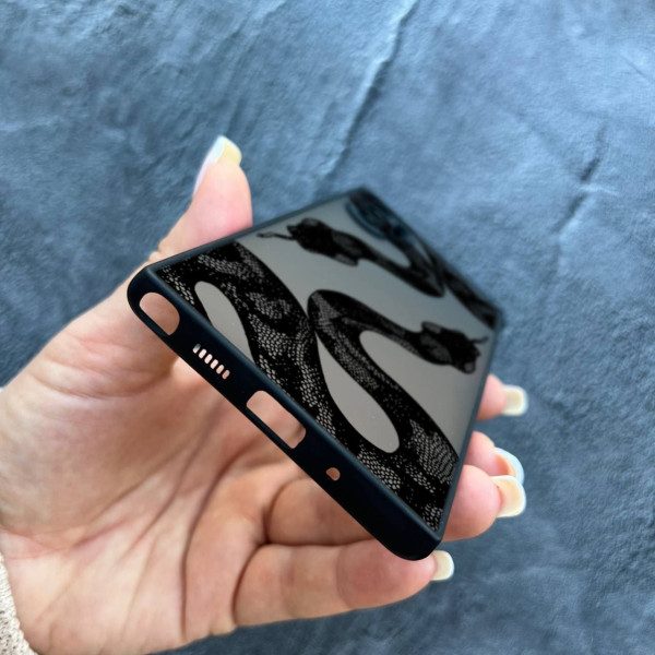 Чехол для Samsung Galaxy Note 10 Plus с защитой камеры с черной змеей