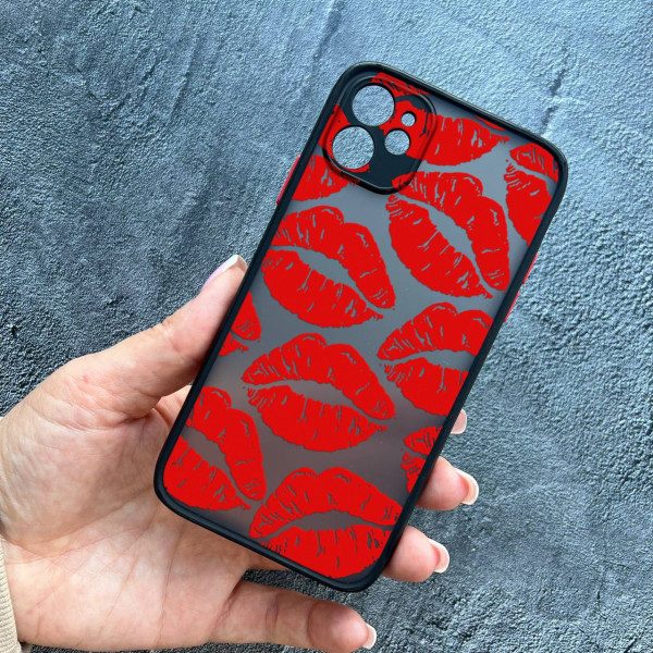 Чехол для iPhone 11 красные губы