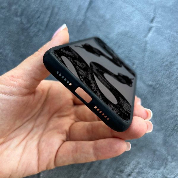 Чехол для iPhone 11 змея черная