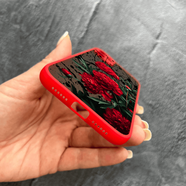 Чехол для iPhone 11 красные пионы с черными каплями красный бортик
