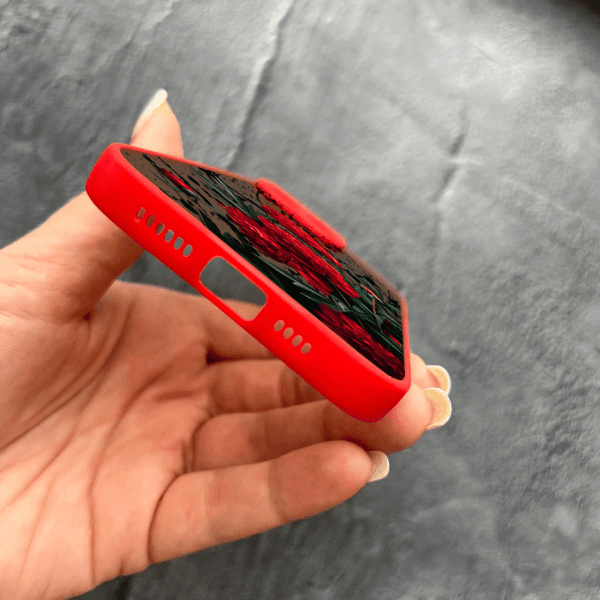 Чехол для iPhone 14 Pro Max красные пионы с черными каплями красный бортик