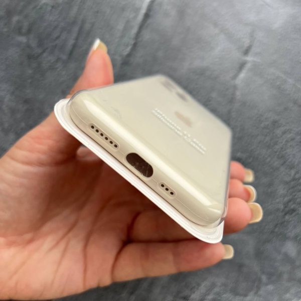Однотонный чехол для IPhone 11 с защитой камеры с soft-touch покрытием и микрофиброй внутри