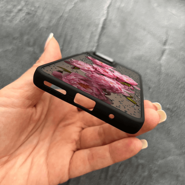 Чехол для Motorola G14 пионы с каплями