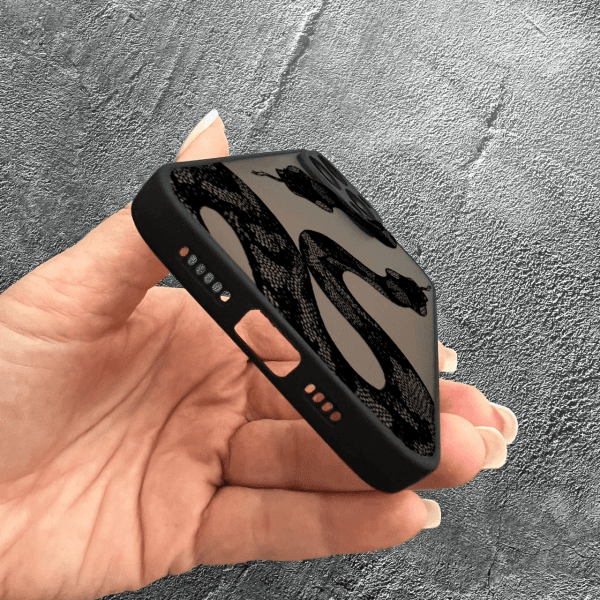 Чохол для iPhone 13 Pro Max з захистом камери змія чорна
