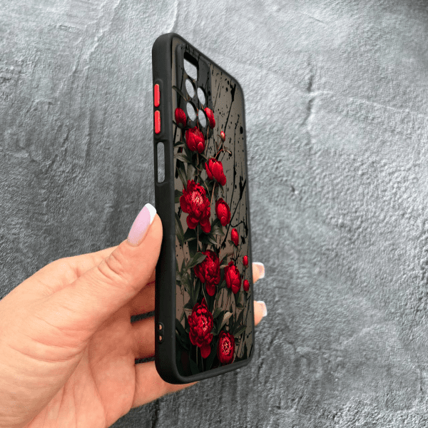 Чехол для Xiaomi Redmi 10 с защитой камеры красные пионы маленькие