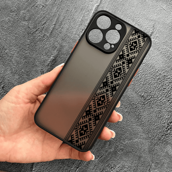 Чохол для iPhone 14 Pro Max з захистом камери вишиванка чорна оригінальна