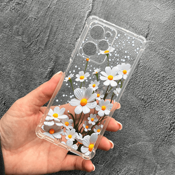 Чехол для Xiaomi Poco X5 Pro 5G с защитой камеры с белыми ромашками противоударный прозрачный силиконовый чехол