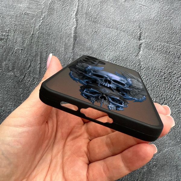 Чехол для Samsung Galaxy M35 с защитой камеры с черепом и крыльями