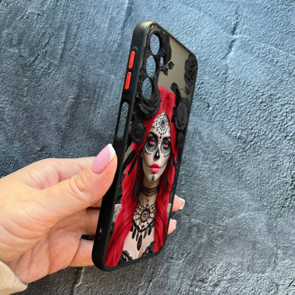 Чехол для Samsung Galaxy M35 с защитой камеры девушка Санта-Муэрте в розах