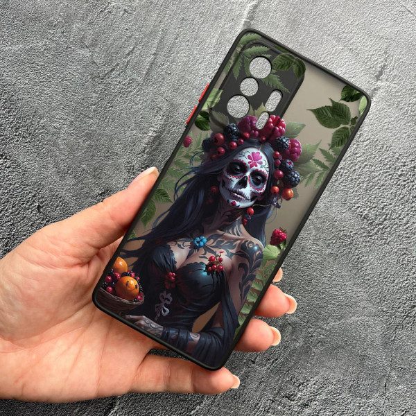 Чехол для Xiaomi 11T / 11T Pro с защитой камеры девушка Санта-Муэрте и листьями