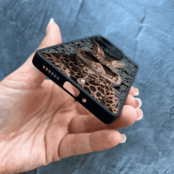 Чехол для Xiaomi Redmi Note 13 Pro 4G / Poco M6 Pro 4G / Xiaomi Redmi Note 14S с защитой камеры с зайцем в леопарде
