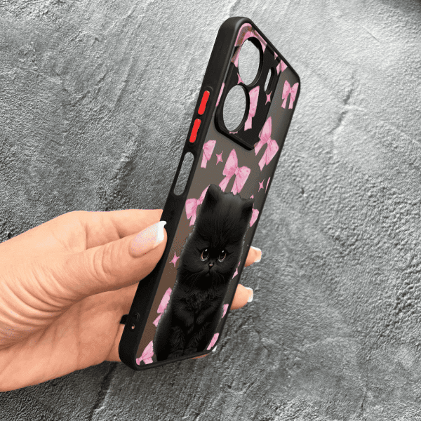 Чехол для Xiaomi Redmi 13C 4G / Poco C65 детский с защитой камеры с котиком и бантиками