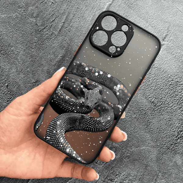 Чохол для iPhone 16 Pro Max з захистом камери зі змією з блискітками
