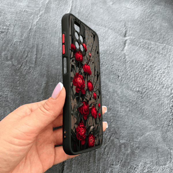 Чехол для Xiaomi Redmi Note 11 Pro Plus 5G с защитой камеры с цветами красные пионы маленькие