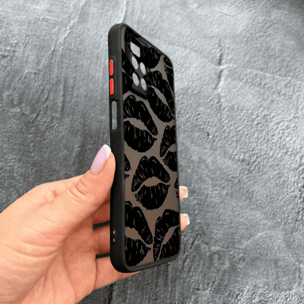 Чехол для Xiaomi Redmi Note 11 Pro Plus 5G с защитой камеры с черными губами
