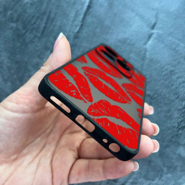 Чехол для Infinix Hot 40 / Hot 40 Pro с защитой камеры с красными губами