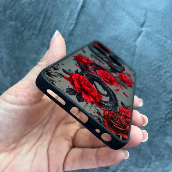 Чехол для Infinix Hot 40 / Hot 40 Pro с защитой камеры со змеей в цветах