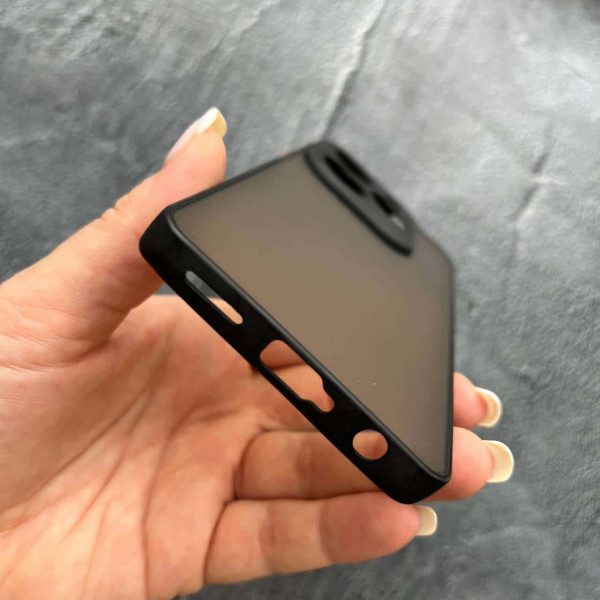 Чехол для Infinix Hot 40 / Hot 40 Pro с защитой камеры матовый пластик без дизайна с черным бортиком