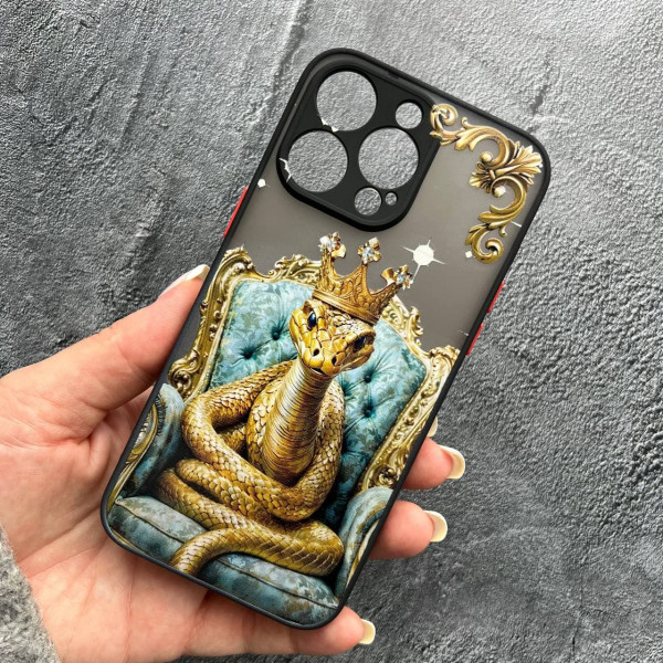 Чохол для iPhone 15 Pro Max із захистом камери зі змією на троні
