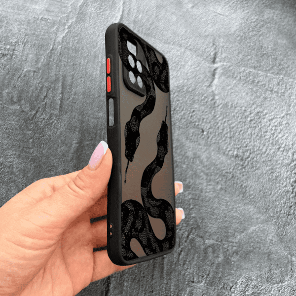 Чехол для Xiaomi Redmi Note 11 Pro Plus 5G с защитой камеры с черной змеей