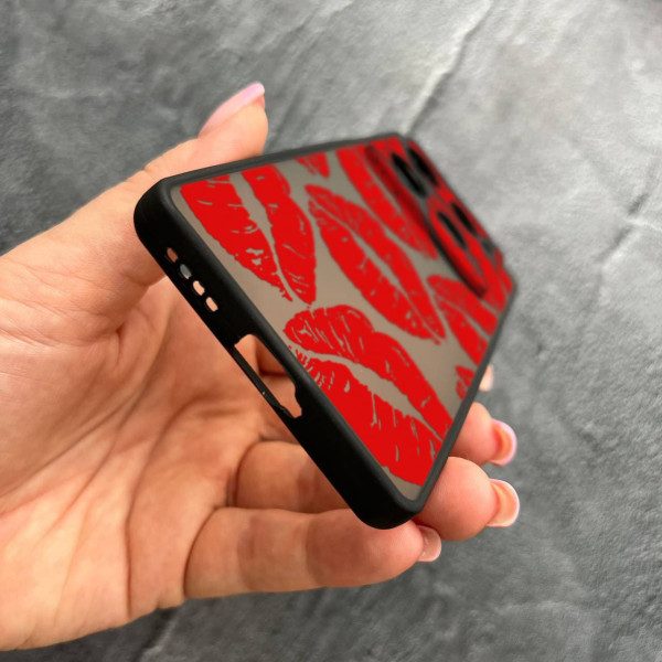 Чехол для Infinix Note 40 Pro X6850 с защитой камеры с красными губами
