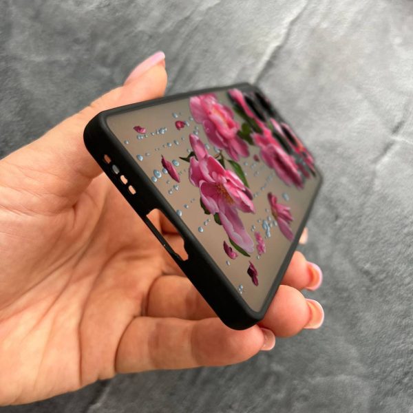 Чехол для Infinix Note 40 Pro X6850 с защитой камеры с цветами и дождем