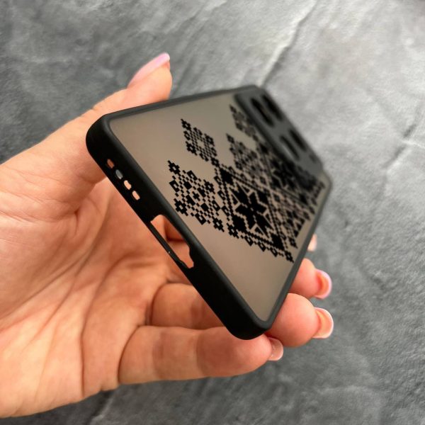Чехол для Infinix Note 40 Pro X6850 с защитой камеры с вышиванкой черная украинская