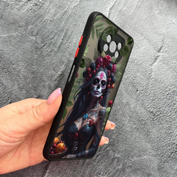Чехол для Xiaomi Poco X3 NFC / Poco X3 Pro с защитой камеры девушка Санта-Муэрте и листьями