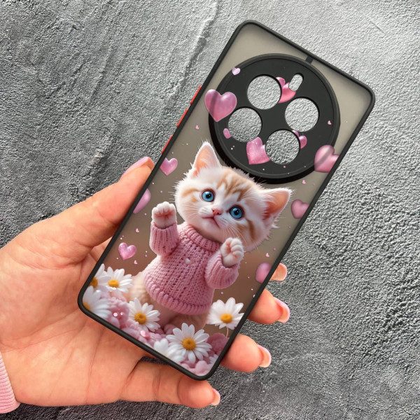 Чехол для Realme 12 pro 5G с защитой камеры с котом в цветах ромашки
