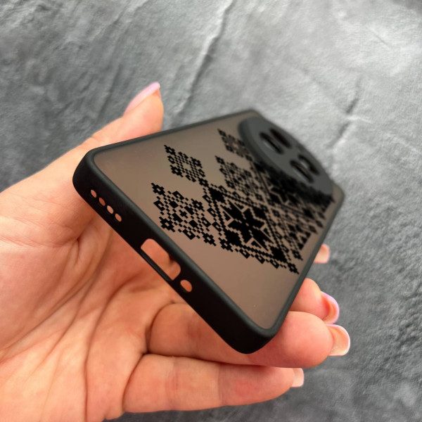 Чехол для Realme 12 pro 5G с защитой камеры с вышиванкой черная украинская