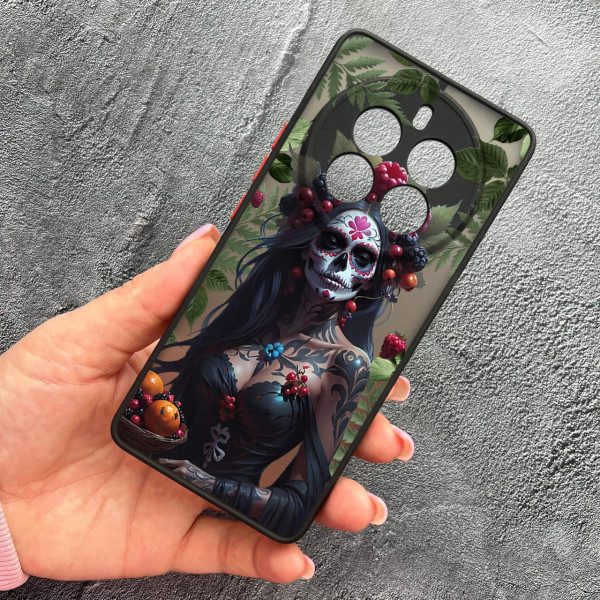 Чехол для Realme 12 pro 5G с защитой камеры девушка Санта-Муэрте и листьями