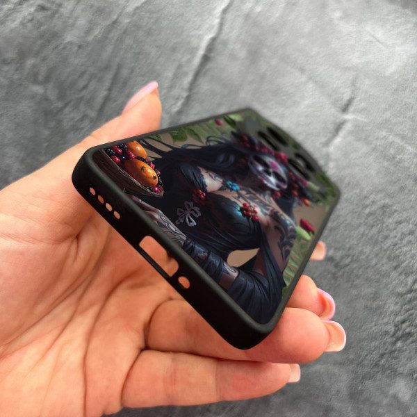 Чехол для Realme 12 pro 5G с защитой камеры девушка Санта-Муэрте и листьями