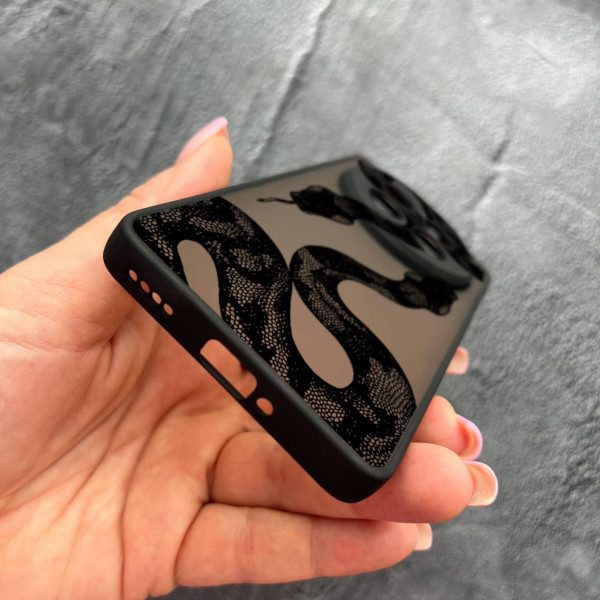 Чехол для Realme 12 pro 5G с защитой камеры с черной змеей
