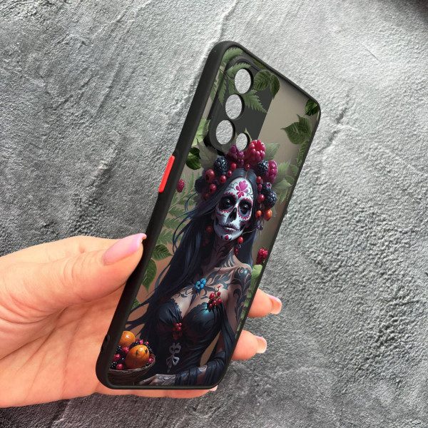 Чехол для Oppo A74 4G с защитой камеры девушка Санта-Муэрте и листьями