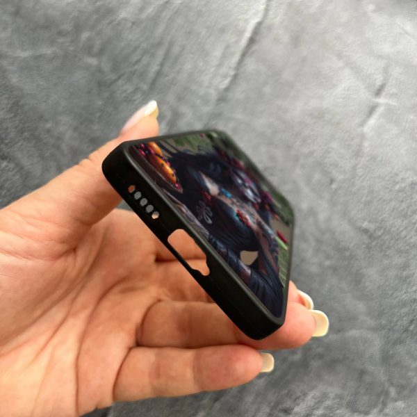 Чехол для Xiaomi Poco F6 Pro с защитой камеры девушка Санта-Муэрте и листьями