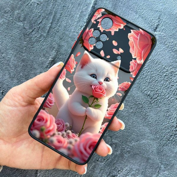 Чехол для Xiaomi Poco M4 Pro 4G с защитой камеры с котом в цветах розах