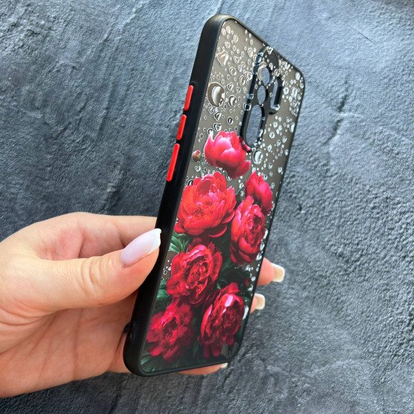 Чехол для Xiaomi Redmi 9 с защитой камеры красные крупные пионы