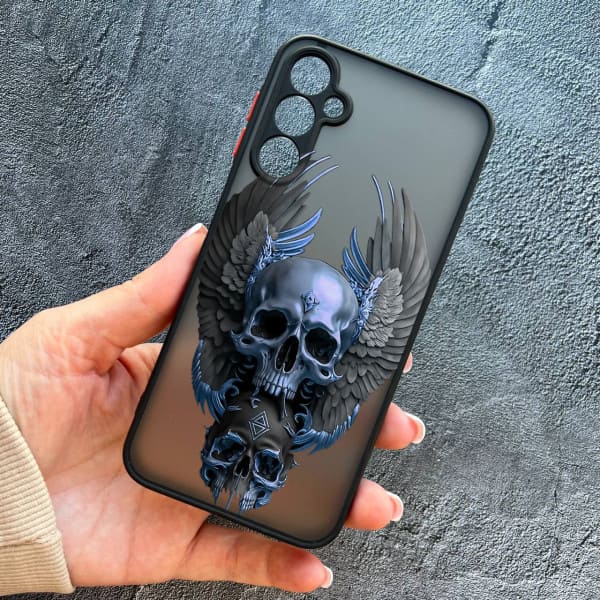 Чехол для Samsung Galaxy M14 с защитой камеры с черепом и крыльями