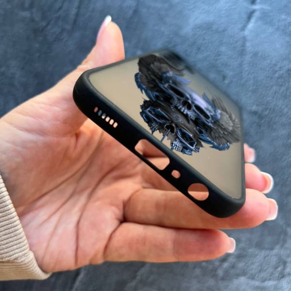 Чехол для Samsung Galaxy M14 с защитой камеры с черепом и крыльями
