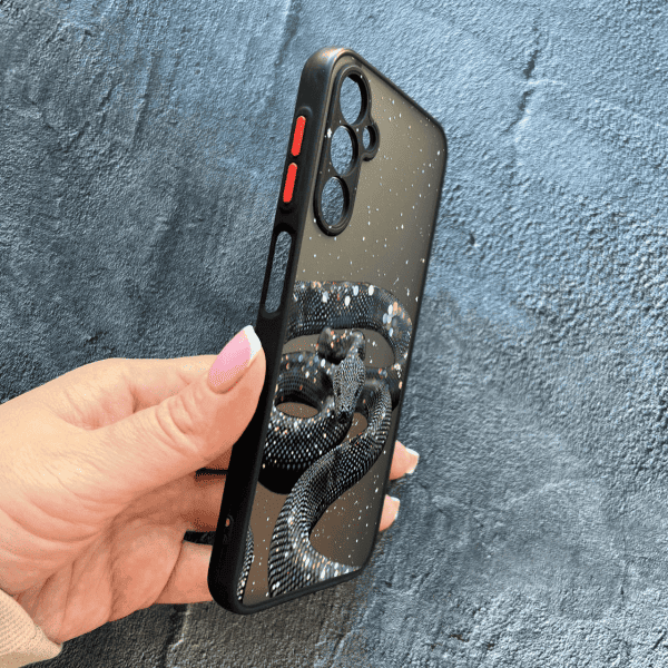 Чехол для Samsung Galaxy M14 с защитой камеры со змеей с блестками