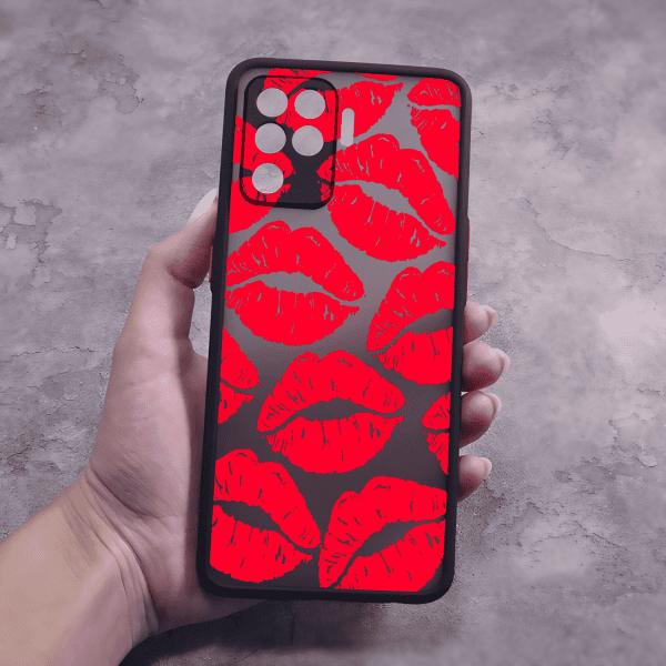 Чехол для Oppo Reno 5 Lite с защитой камеры красные губы